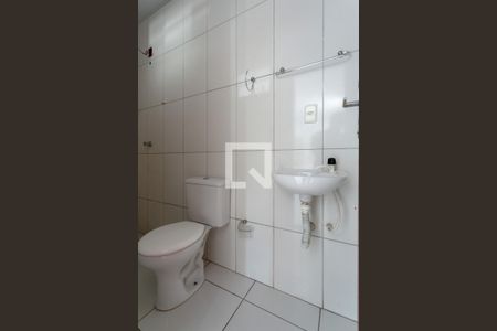 Banheiro de kitnet/studio para alugar com 1 quarto, 38m² em Sagrada Família, Belo Horizonte