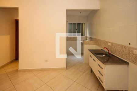 Cozinha de apartamento para alugar com 1 quarto, 50m² em Vila Tolstoi, São Paulo