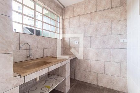Cozinha de kitnet/studio para alugar com 1 quarto, 18m² em Santa Quiteria, Curitiba