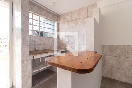 Cozinha de kitnet/studio para alugar com 1 quarto, 18m² em Santa Quiteria, Curitiba