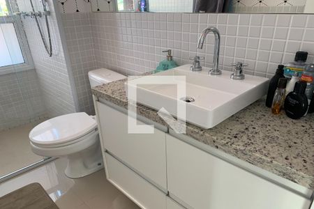 Banheiro de apartamento à venda com 2 quartos, 50m² em Vila São Francisco, Osasco