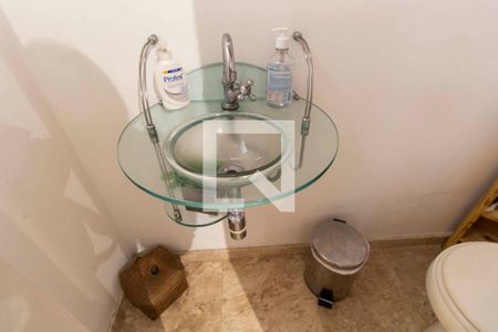 Lavabo de casa de condomínio para alugar com 3 quartos, 145m² em Vila Pierina, São Paulo