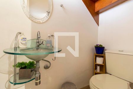 Lavabo de casa de condomínio para alugar com 3 quartos, 145m² em Vila Pierina, São Paulo