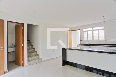 Sala de casa de condomínio à venda com 2 quartos, 95m² em Vila Pereira Barreto, São Paulo