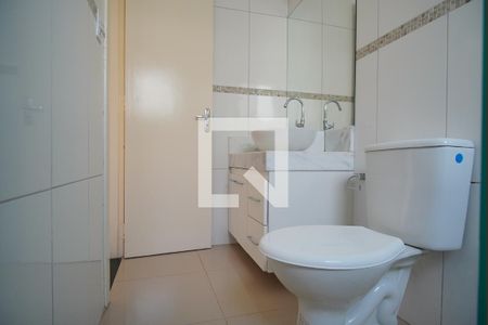 Banheiro de apartamento à venda com 1 quarto, 50m² em Sarandi, Porto Alegre