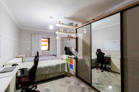 Casa à venda com 220m², 2 quartos e 2 vagas Casa à venda com 220m², 2 quartos e 2 vagasQuarto