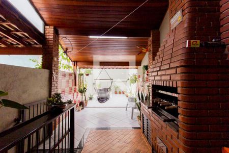 Casa à venda com 220m², 2 quartos e 2 vagas Casa à venda com 220m², 2 quartos e 2 vagasÁrea Externa Churrasqueira