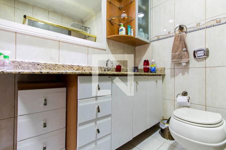 Casa à venda com 220m², 2 quartos e 2 vagas Casa à venda com 220m², 2 quartos e 2 vagasSuíte Banheiro