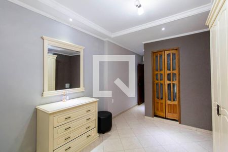 Casa à venda com 220m², 2 quartos e 2 vagas Casa à venda com 220m², 2 quartos e 2 vagasSuíte
