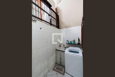 Casa à venda com 220m², 2 quartos e 2 vagas Casa à venda com 220m², 2 quartos e 2 vagasÁrea de Serviço