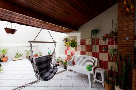 Casa à venda com 220m², 2 quartos e 2 vagas Casa à venda com 220m², 2 quartos e 2 vagasÁrea Externa