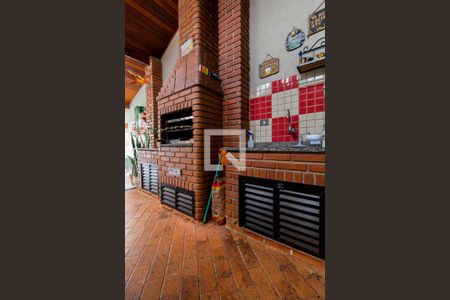 Casa à venda com 220m², 2 quartos e 2 vagas Casa à venda com 220m², 2 quartos e 2 vagasÁrea Externa Churrasqueira