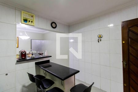 Casa à venda com 220m², 2 quartos e 2 vagas Casa à venda com 220m², 2 quartos e 2 vagasCozinha