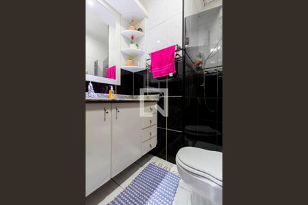 Casa à venda com 220m², 2 quartos e 2 vagas Casa à venda com 220m², 2 quartos e 2 vagasBanheiro