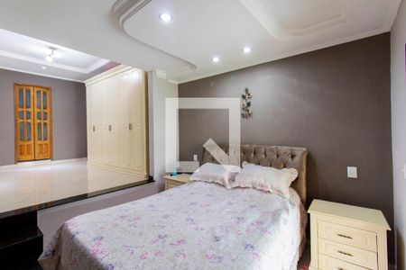 Casa à venda com 220m², 2 quartos e 2 vagas Casa à venda com 220m², 2 quartos e 2 vagasSuíte