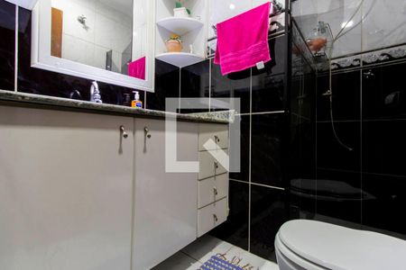 Casa à venda com 220m², 2 quartos e 2 vagas Casa à venda com 220m², 2 quartos e 2 vagasBanheiro