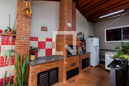 Casa à venda com 220m², 2 quartos e 2 vagas Casa à venda com 220m², 2 quartos e 2 vagasÁrea Externa Churrasqueira