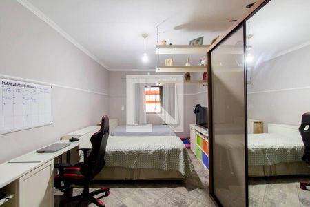 Casa à venda com 220m², 2 quartos e 2 vagas Casa à venda com 220m², 2 quartos e 2 vagasQuarto