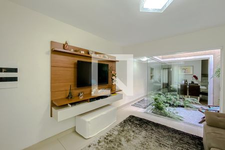 Sala de casa à venda com 3 quartos, 240m² em Vila Regente Feijó, São Paulo