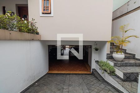 Casa à venda com 470m², 3 quartos e 6 vagas Casa à venda com 470m², 3 quartos e 6 vagasGaragem