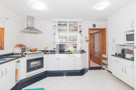 Casa à venda com 470m², 3 quartos e 6 vagas Casa à venda com 470m², 3 quartos e 6 vagasCozinha