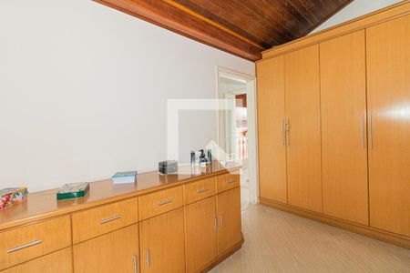 Casa à venda com 470m², 3 quartos e 6 vagas Casa à venda com 470m², 3 quartos e 6 vagasCloset da Suíte 1