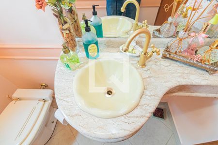 Casa à venda com 470m², 3 quartos e 6 vagas Casa à venda com 470m², 3 quartos e 6 vagasLavabo