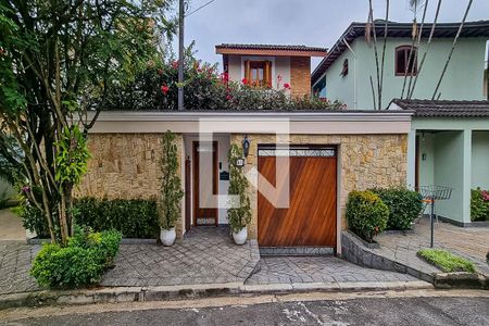 Casa à venda com 470m², 3 quartos e 6 vagas Casa à venda com 470m², 3 quartos e 6 vagasFachada