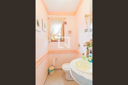 Casa à venda com 470m², 3 quartos e 6 vagas Casa à venda com 470m², 3 quartos e 6 vagasLavabo