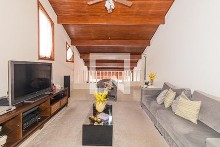 Casa à venda com 470m², 3 quartos e 6 vagas Casa à venda com 470m², 3 quartos e 6 vagasSala de TV