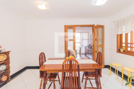 Casa à venda com 470m², 3 quartos e 6 vagas Casa à venda com 470m², 3 quartos e 6 vagasCozinha