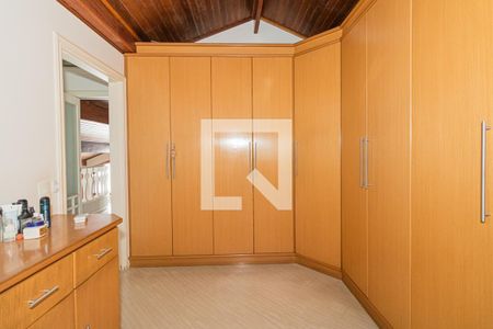 Casa à venda com 470m², 3 quartos e 6 vagas Casa à venda com 470m², 3 quartos e 6 vagasCloset da Suíte 1