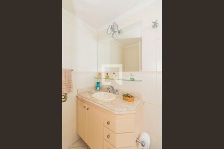 Casa à venda com 470m², 3 quartos e 6 vagas Casa à venda com 470m², 3 quartos e 6 vagasBanheiro da Suíte 2