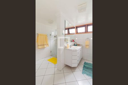 Casa à venda com 470m², 3 quartos e 6 vagas Casa à venda com 470m², 3 quartos e 6 vagasBanheiro da Suíte 1