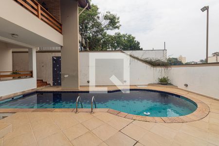 Casa à venda com 470m², 3 quartos e 6 vagas Casa à venda com 470m², 3 quartos e 6 vagasPiscina