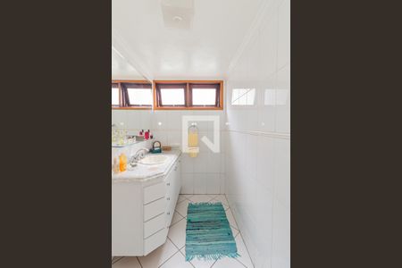 Casa à venda com 470m², 3 quartos e 6 vagas Casa à venda com 470m², 3 quartos e 6 vagasBanheiro da Suíte 1