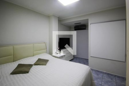 Suíte de casa à venda com 4 quartos, 310m² em Vila Liviero, São Paulo