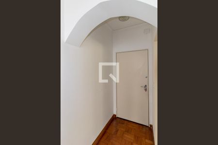 Corredor de entrada de apartamento à venda com 3 quartos, 92m² em Vila Nova Conceição, São Paulo
