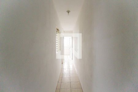 Corredor de casa para alugar com 1 quarto, 45m² em Conjunto Residencial José Bonifácio, São Paulo