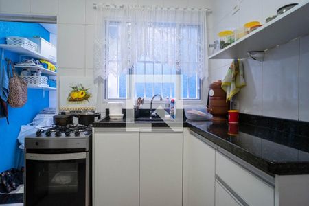 Cozinha de casa de condomínio à venda com 2 quartos, 65m² em Vila Nhocune, São Paulo