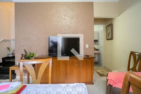Sala de casa de condomínio à venda com 2 quartos, 65m² em Vila Nhocune, São Paulo