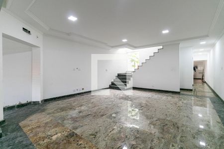 Casa à venda com 380m², 5 quartos e 2 vagasSala