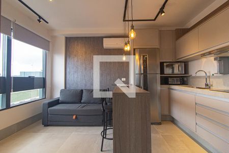 Sala de kitnet/studio para alugar com 1 quarto, 27m² em Juvevê, Curitiba