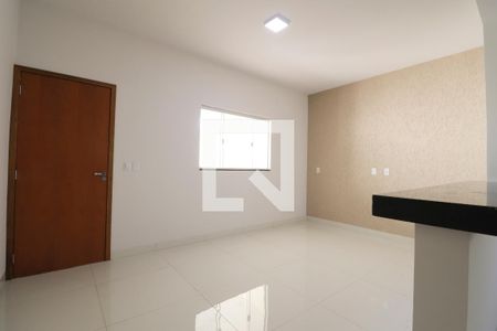 Sala de casa para alugar com 2 quartos, 130m² em Residencial Paulo Estrela, Goiânia