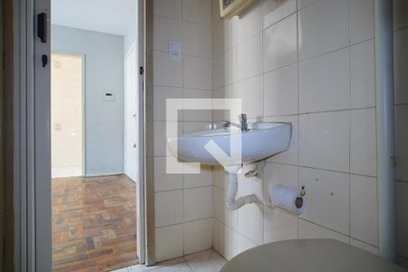 Banheiro de apartamento para alugar com 1 quarto, 50m² em Jardim Dona Leopoldina, Porto Alegre