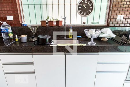 Casa à venda com 3 quartos, 350m² em Alto Caiçaras, Belo Horizonte