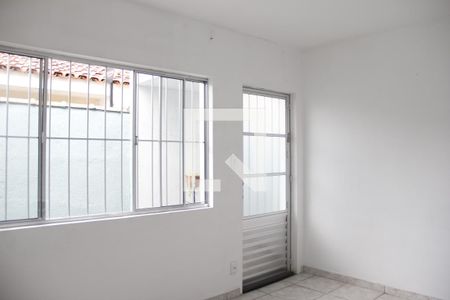 Sala de casa para alugar com 2 quartos, 100m² em Vila Figueira, Suzano