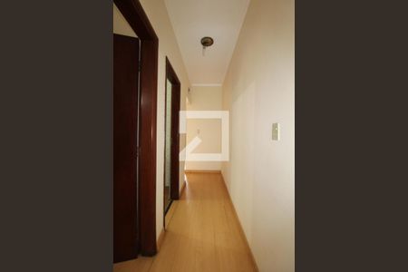 Corredor de casa à venda com 3 quartos, 170m² em Vila Nogueira, Campinas