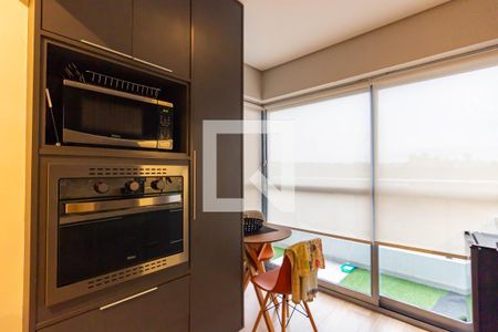 Cozinha de apartamento para alugar com 1 quarto, 53m² em Butantã, São Paulo