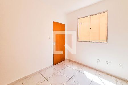 Sala 1 de casa para alugar com 3 quartos, 80m² em Céu Azul, Belo Horizonte